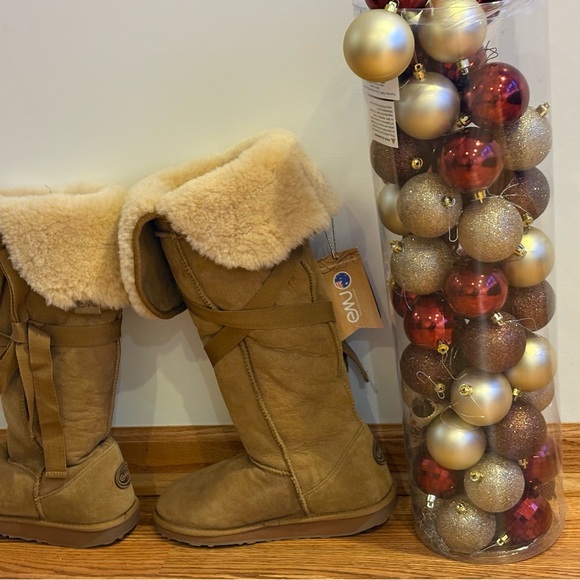 Emu Tan Ankle Boots with Cream Fur Lining made in Australia - Picture 2 of 7